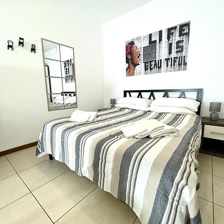 Toret Vanchiglia Studio Apartment Turim Exterior foto