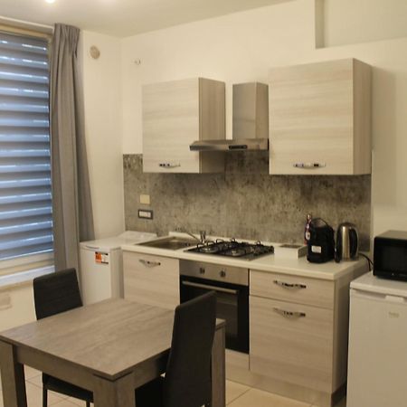 Toret Vanchiglia Studio Apartment Turim Exterior foto