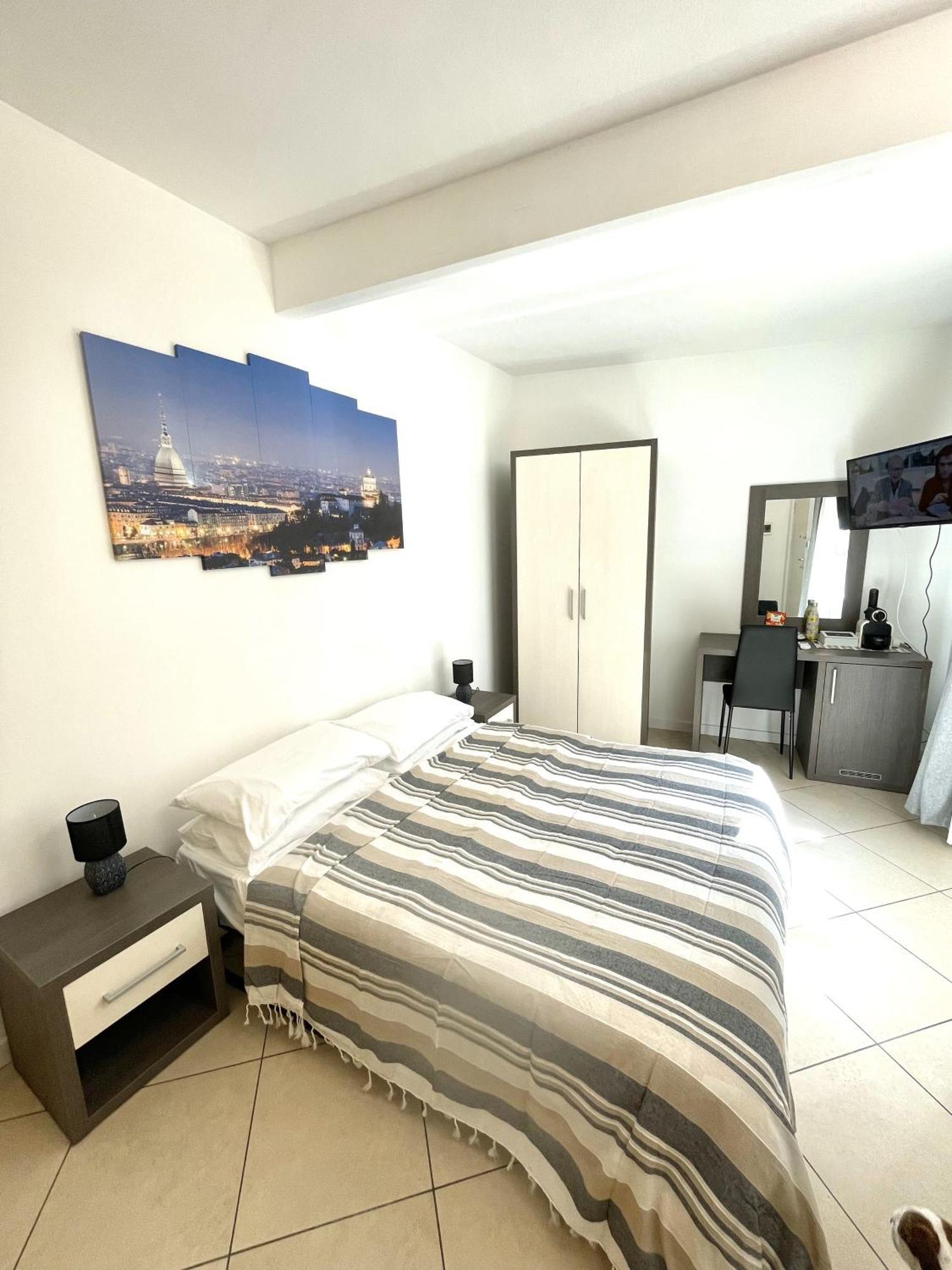 Toret Vanchiglia Studio Apartment Turim Exterior foto